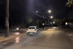 Motorista atropela mulher gr&aacute;vida e foge; confira o v&iacute;deo da persegui&ccedil;&atilde;o na zona sul do Recife