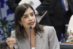 A deputada Tabata Amaral (PSB-SP), coordenadora do grupo de trabalho e relatora da proposta 
