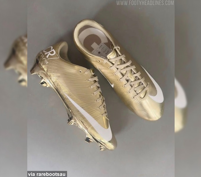 Mercurial Superfly CR7 é dourada metálica com detalhes brancos (Foto: Reprodução/Footy Headlines)