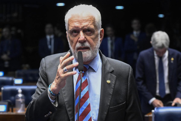 Caso Master: Jaques Wagner atuou em três frentes no Senado para favorecer o banco