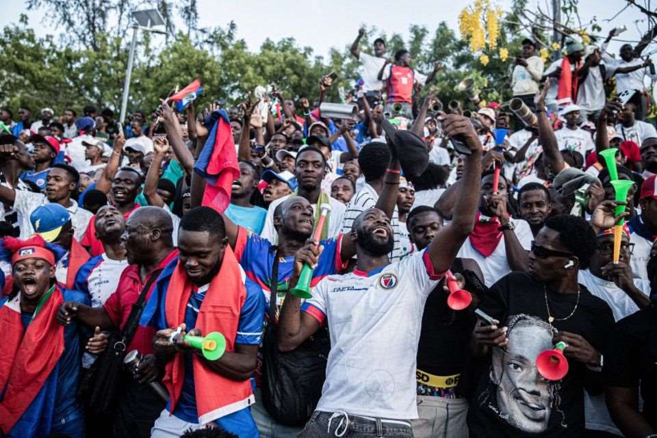 Torcida do Haiti em Porto Príncipe durante jogo da Copa do Mundo/CLARENS SIFFROY / AFP