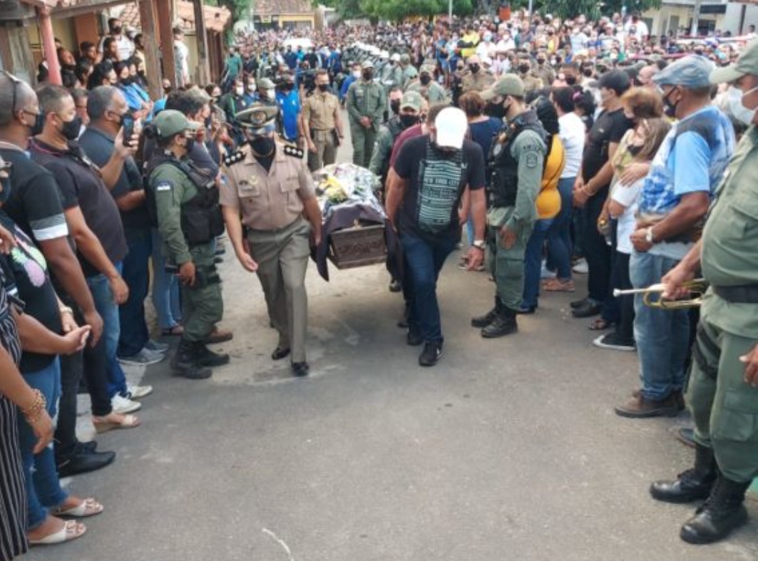 Velório de policial gerou comoção na região./Foto: Divugalão/Polícia Militar