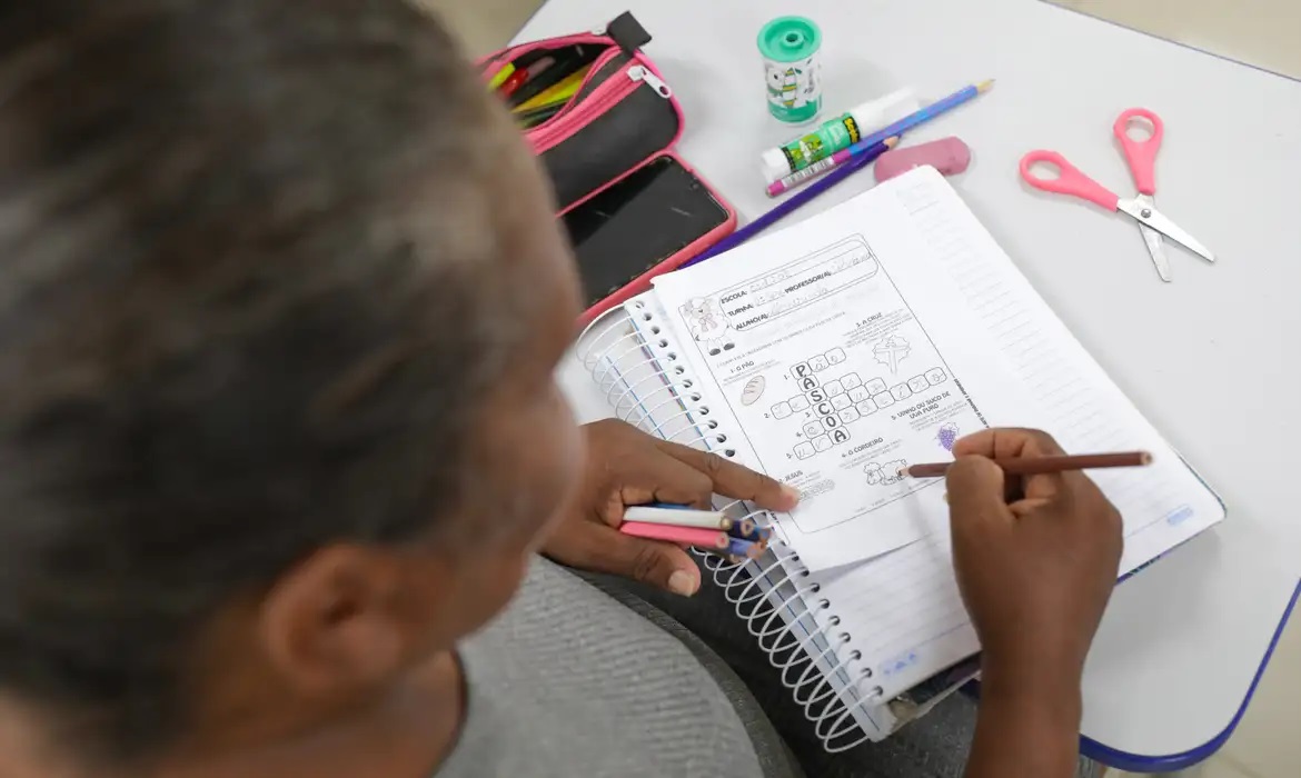 Entre as mulheres, de 15 a 29 anos de idade, 22,8% não estudam nem trabalham, quase o dobro da porcentagem registrada entre os homens/GEOVANA ALBUQUERQUE/AGÊNCIA BRASÍLIA
