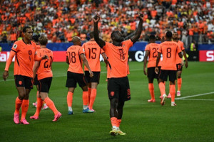 Holanda goleia a Su&eacute;cia pelo Grupo F e chega &agrave; maior invencibilidade da hist&oacute;ria das Copas