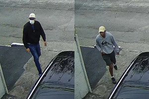 A mulher foi abordada por uma dupla armada, que levou o celular, a alian&ccedil;a, correntes douradas, an&eacute;is e um par de brincos avaliados em cerca de R$ 20 mil