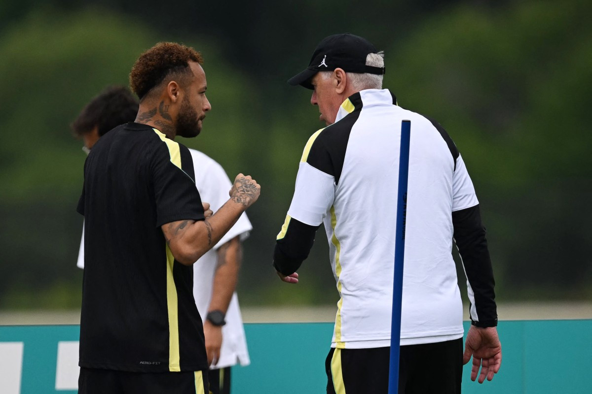 Neymar e Carlo Ancelotti, atacante e técnico da Seleção Brasileira /MAURO PIMENTEL / AFP