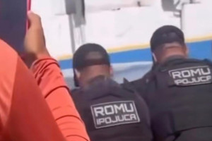 Ambulante teria reagido &agrave; a&ccedil;&atilde;o policial durante fiscaliza&ccedil;&atilde;o 