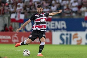 William Alves, zagueiro do Santa Cruz
