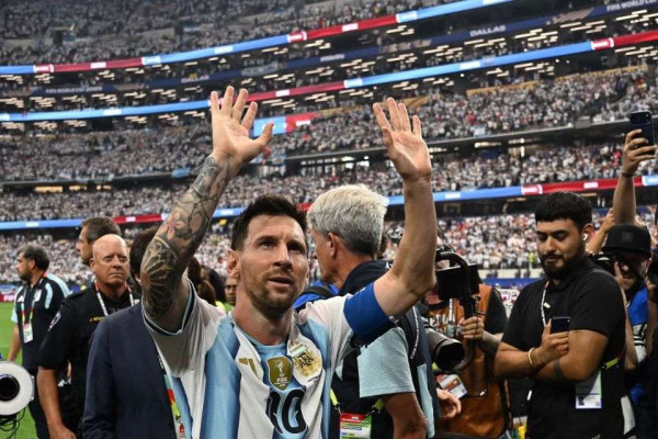 Lionel Messi ap&oacute;s duelo contra a &Aacute;ustria
