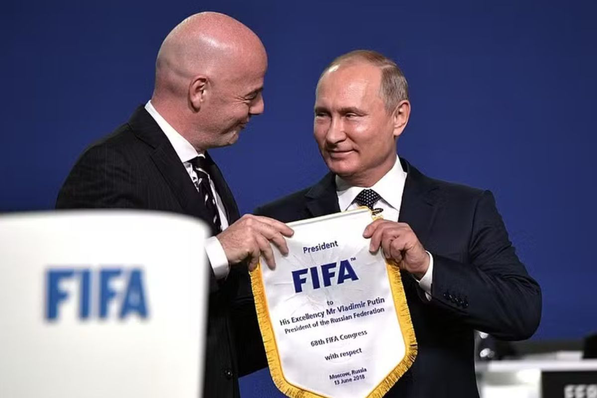 Vladimir Putin e Gianni Infantino na Copa do Mundo da Rússia/Divulgação/Kremilin