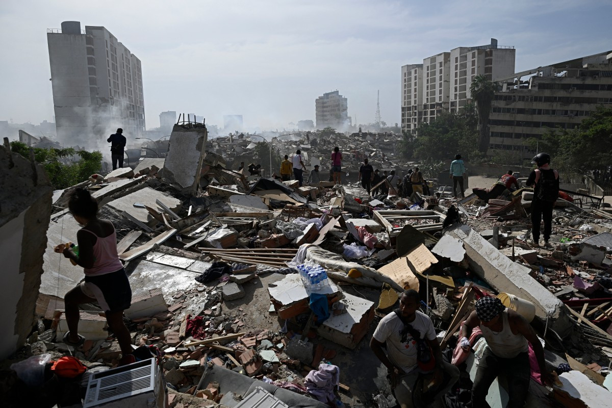 O terremoto duplo aconteceu em Caraballeda, no estado de La Guaira, cerca de 40 km a nordeste de Caracas/ AFP