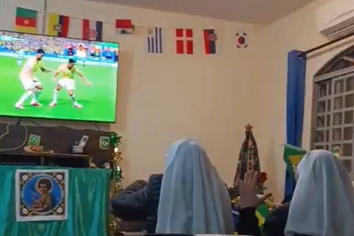 Grupo de freiras assistem jogo do Brasil na Copa do Mundo/Reprodução