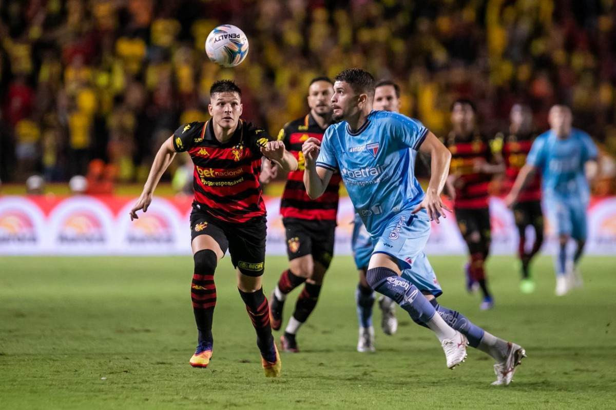 Sport x Fortaleza em jogo disputado na Ilha do Retiro/Rafael Vieira/DP Foto