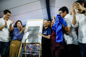 A governadora Raquel Lyra entregou o Centro de Educa&ccedil;&atilde;o Infantil (CEI) Jos&eacute; Maria Cabral Corr&ecirc;a, em Camaragibe