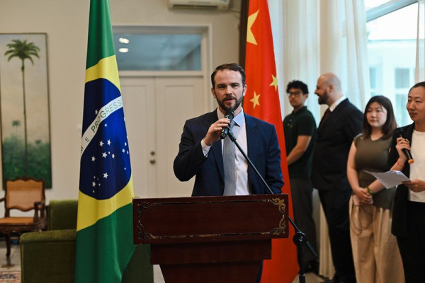 Brasil abre posto tributário na China para ampliar comércio
