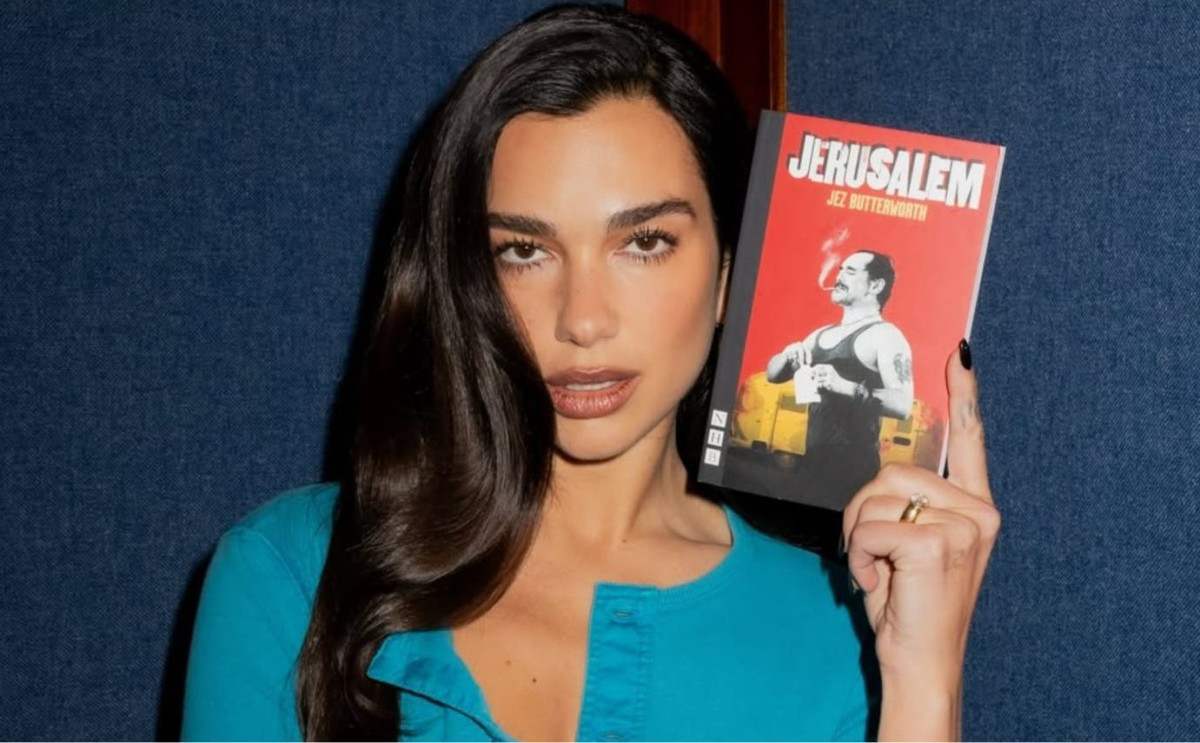 Dua Lipa abre biblioteca com mais de 100 livros/Reprodução/Redes sociais