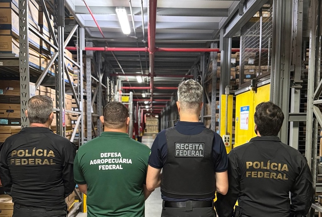 Opera&ccedil;&atilde;o Locusta apura fraudes na exporta&ccedil;&atilde;o ilegal de lagostas em Pernambuco/Receita Federal/Divulga&ccedil;&atilde;o