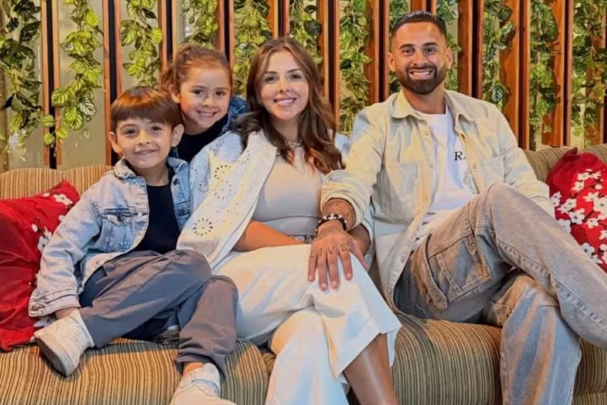 Jogador de futebol argentino Lucas Trejo e sua família /Reprodução