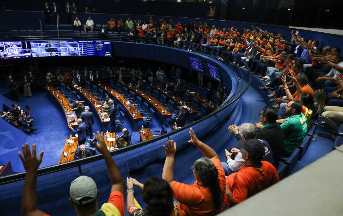 Votaçõ do projeto de lei complementar (PLP 185/2024) em novembro de 2025