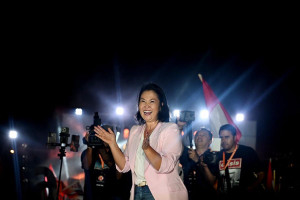Candidata da direita, Keiko Fujimori &eacute; a primeira mulher eleita &agrave; presid&ecirc;ncia do Peru