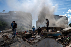 Escombros do terremoto na Venezuela