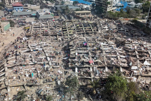 Vista a&eacute;rea de Caraballeda ap&oacute;s o terremoto na Venezuela. Cidade fica no estado de La Guaira