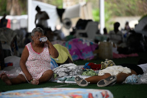 Milhares de pessoas necessitam urgentemente de alimentos e abrigo na Venezuela