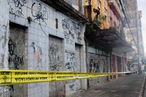 


Pr&eacute;dio est&aacute; localizado na esquina da Rua Imperatriz com a Rua da Aurora, no bairro da Boa Vista, no Recife