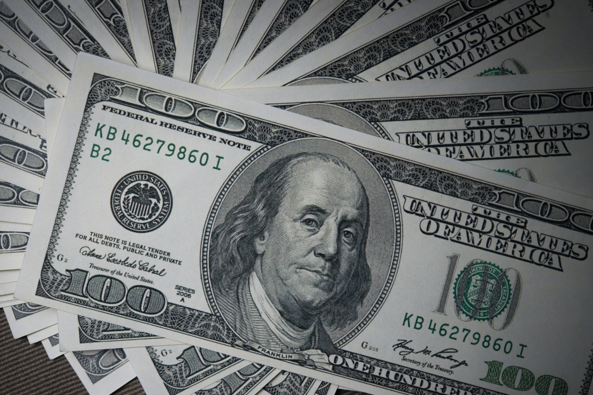 Ser milionário em dólares não significa ter um milhão no banco ou em uma carteira de investimentos/Foto: jcomp/Freepik