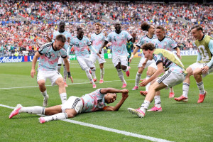 B&eacute;lgica busca virada &eacute;pica na prorroga&ccedil;&atilde;o, elimina Senegal e vai &agrave;s oitavas da Copa 2026