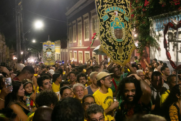 O aniversário de 80 anos de Alceu Valença fez da noite desta quarta-feira (1º) um Carnaval em julho (Foto: Weslly Gomes/DP foto)
