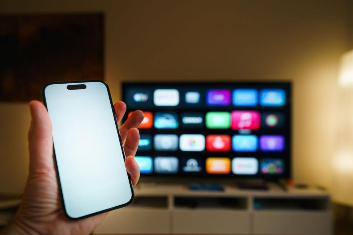 Brasileiros passam maior parte do dia conectados à internet./Pexels