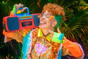 Em "Cria do Sol Quente", Luana Flores projeta as ra&iacute;zes nordestinas para um di&aacute;logo com a Am&eacute;rica Latina