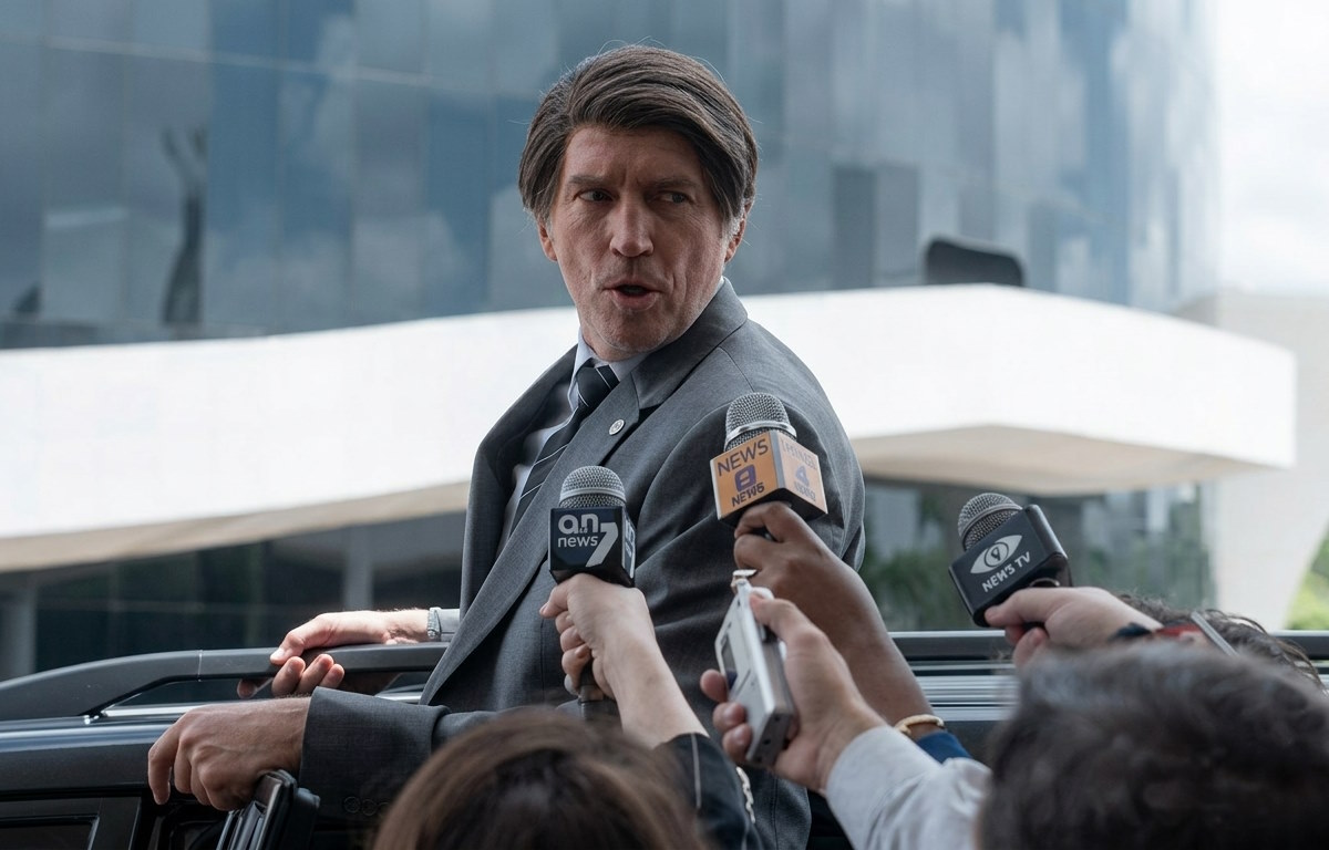 O ator norte-americano Jim Caviezel interpreta o ex-presidente Jair Bolsonaro no filme 'Dark Horse'/Divulgação