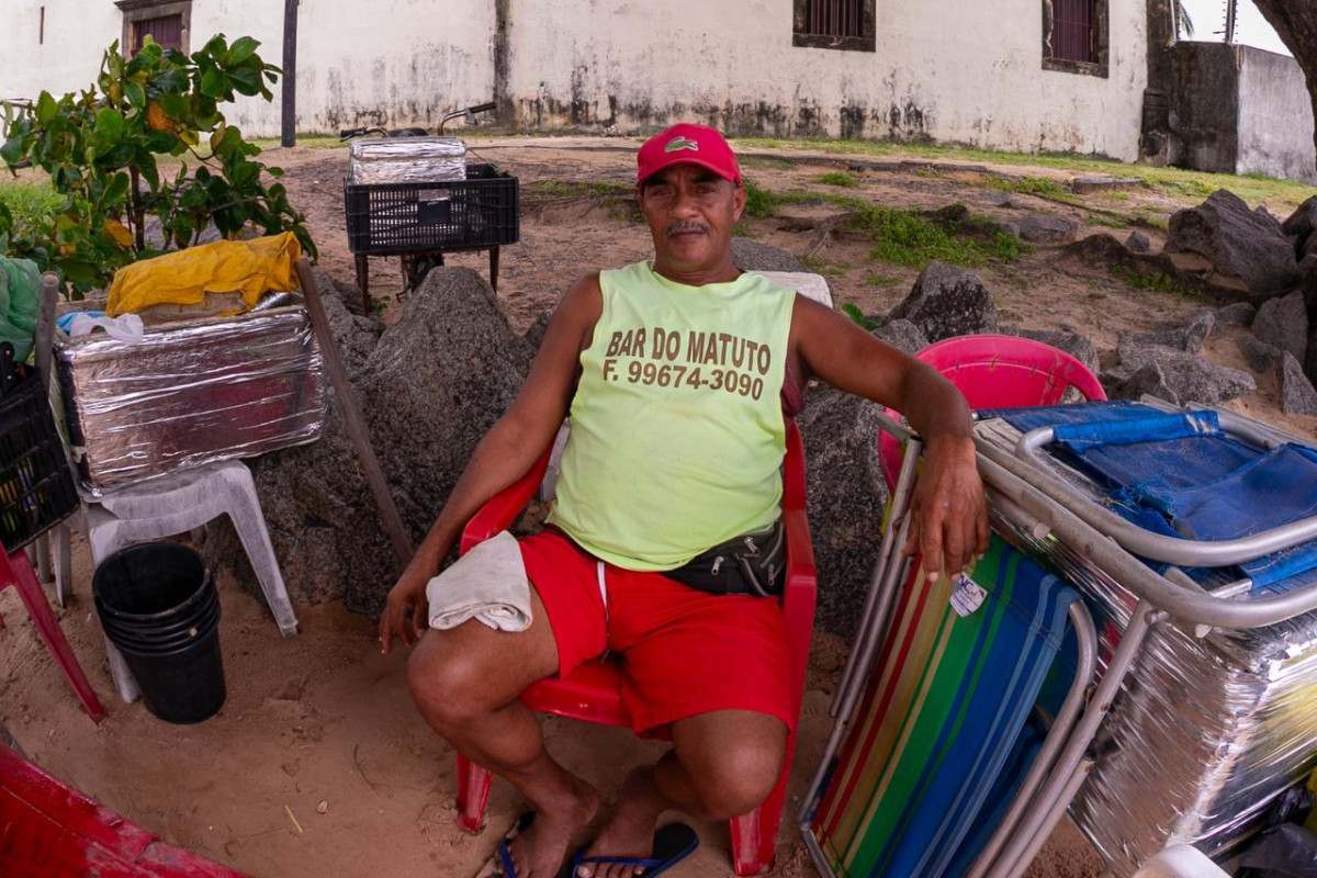 barraqueiro Eronildo, de 56 anos (Foto: Rafael Vieira/DP)