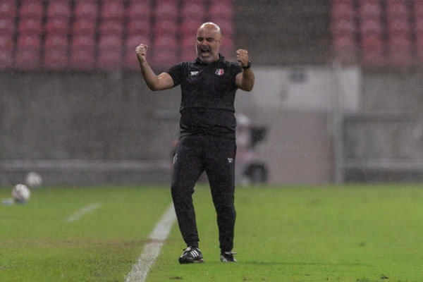 'Construir não é fácil': Cristian usa Copa do Mundo para explicar vitória do Santa Cruz