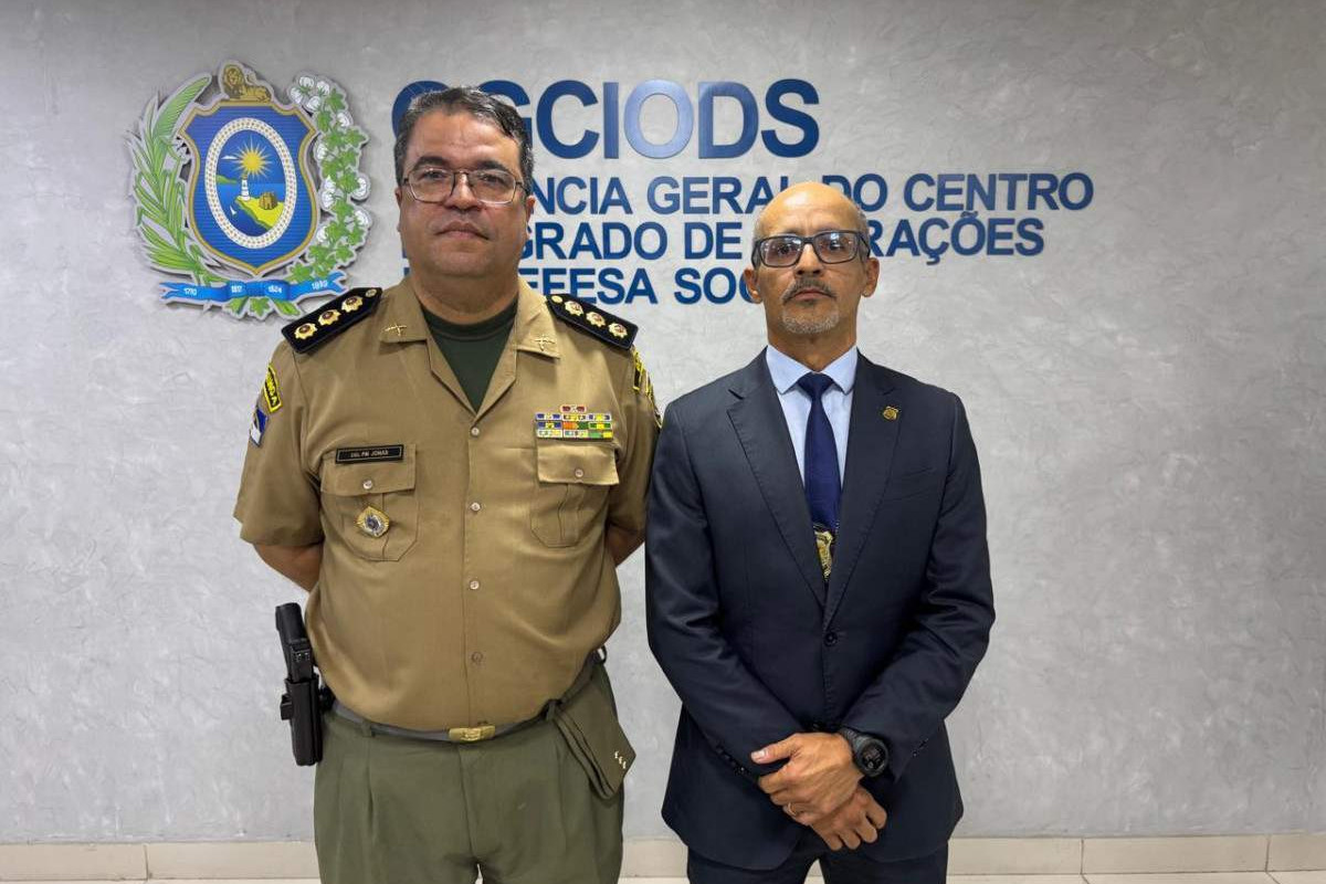 Coronel Jonas Moreno da Direção de Planejamento Operacional (DPO) (à esq.) e o delegado Ivaldo Pereira da Diretoria Integrada Especializada (DIRESP) (à dir.)/Marlon Júlio/DP