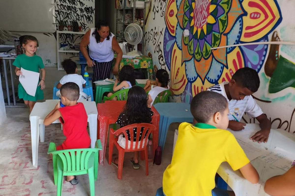 As atividades de reforço escolar precisam de doações para continuar acontecendo/Reprodução / Redes Sociais