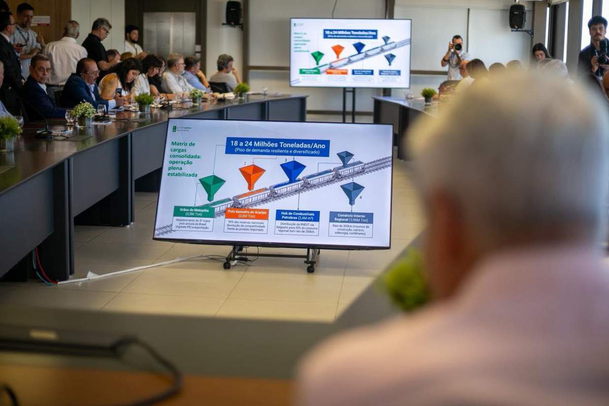 Apresentação do estudo técnico sobre a Transnordestina (Rafael Vieira/ DP Foto)