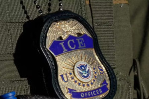 ICE, pol&iacute;cia migrat&oacute;ria dos Estados Unidos