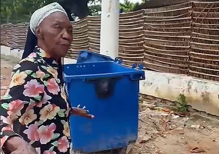 Lia de Itamacará durante vídeo sobre descarte de lixo irregular no Espaço Cultural Estrela de Lia/Foto: Reprodução/instagram