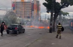 Protesto na Avenida Mascarenhas de Morais, na Imbiribeira/Reprodução/Redes sociais