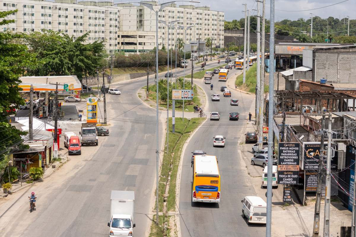 A PE-22 é um importante corredor viário do município do Paulista/Fotos: Flávio Alves/SEI