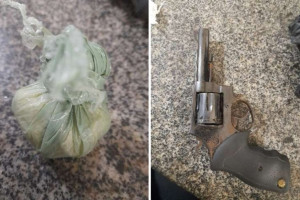 Pol&iacute;cia Militar apreendeu arma e drogas durante buscas