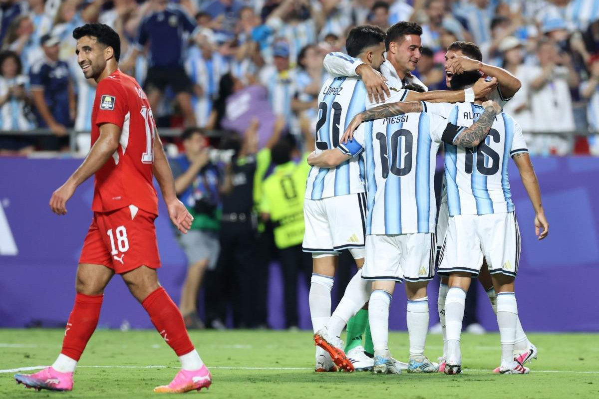 Argentina venceu a Suíça na prorrogação/THOMAS COEX / AFP