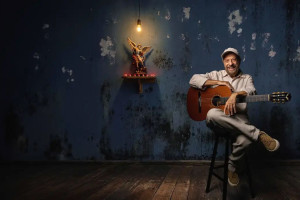 Al&eacute;m do anivers&aacute;rio, Jo&atilde;o Bosco celebra os 54 anos de carreira com a turn&ecirc; do &aacute;lbum Boca Cheia de Frutas