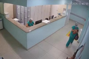 Mulher &eacute; presa por suspeita de tentar sequestrar beb&ecirc; dentro de maternidade