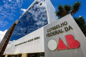 OAB pede que Moraes autorize visitas de Fl&aacute;vio Bolsonaro ao pai como advogado