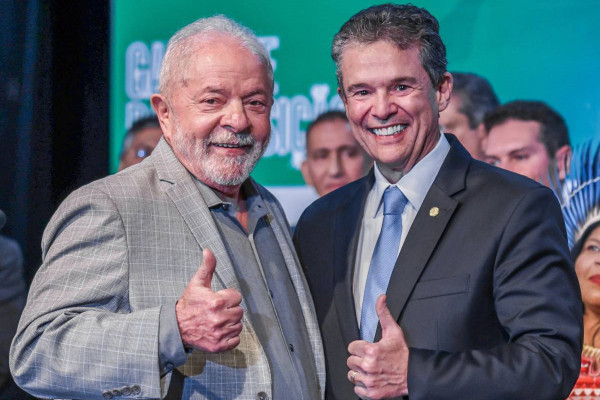 André de Paula fica. Ala do PSD vota com Lula