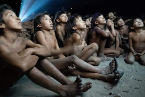 "Arquivo Vivo", de Vincent Carelli e Ana Carvalho, abre a programa&ccedil;&atilde;o da 20&ordf; edi&ccedil;&atilde;o do Festival Vis&otilde;es Perif&eacute;ricas